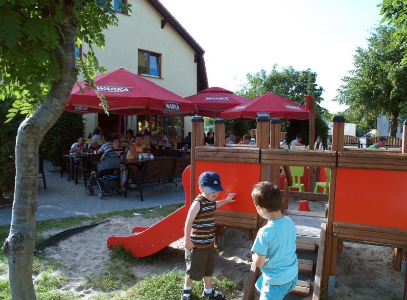 Pensjonat Fala Bed & Breakfast Устроне Морске Екстериор снимка